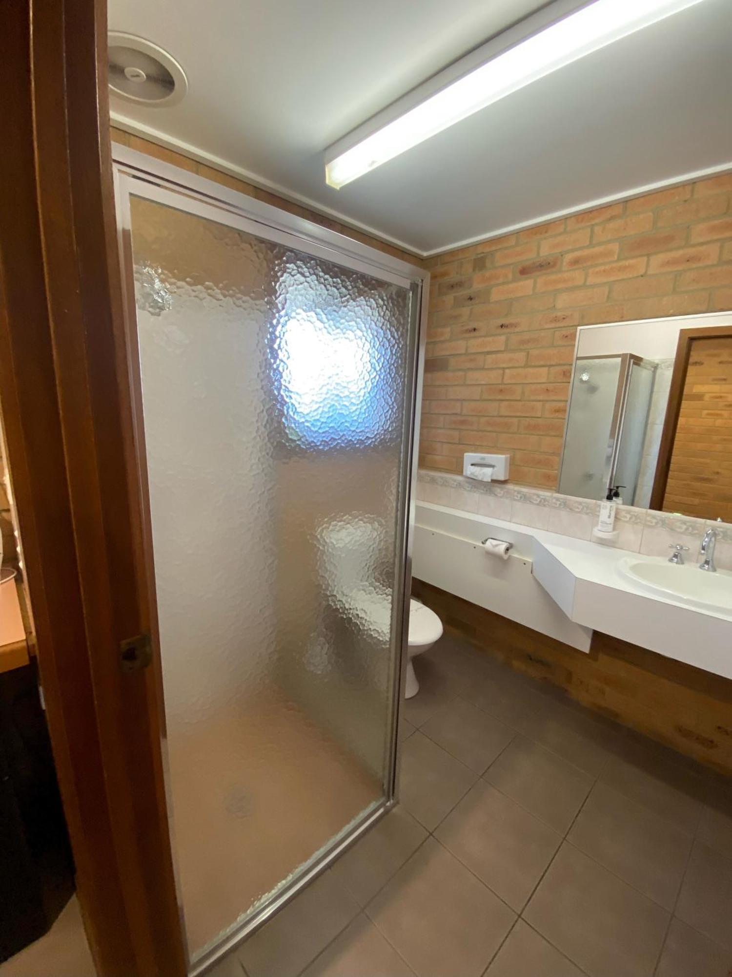 Quays Motel San Remo Room photo